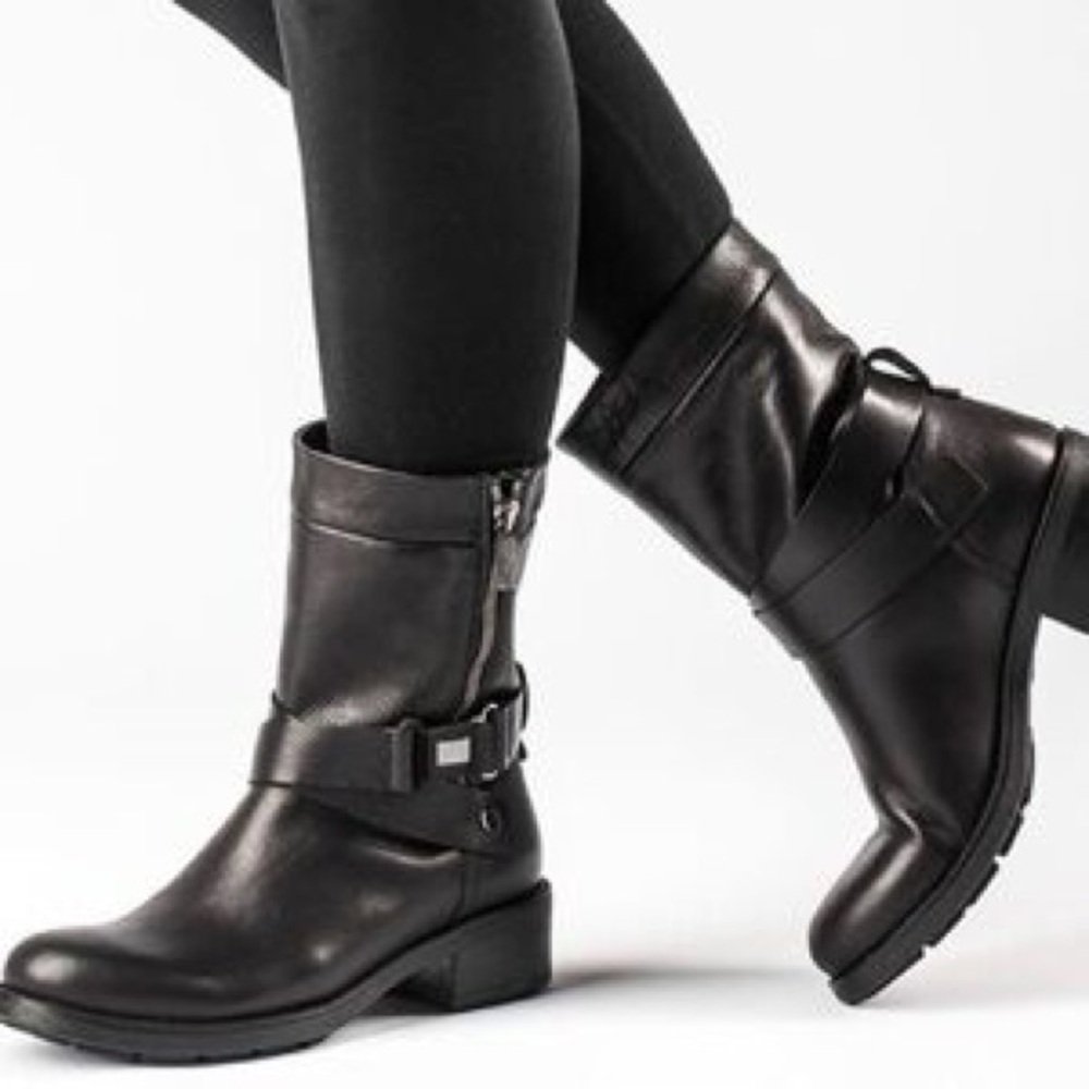 Aquatalia leather boots Sz 11 black